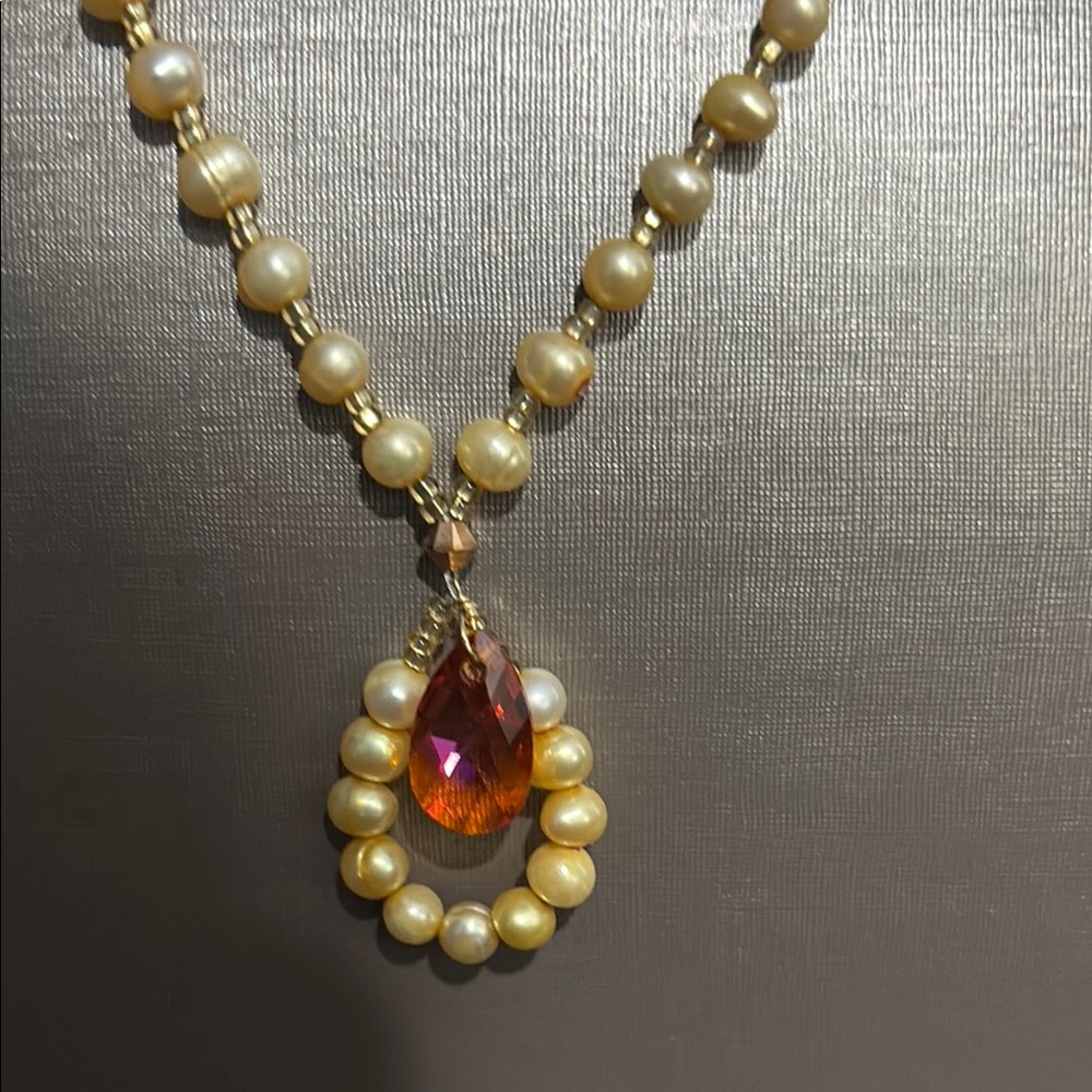 🌺Pearl like beaded necklace with crystal pendant. Handmade in Belize. - Picture 2 of 3